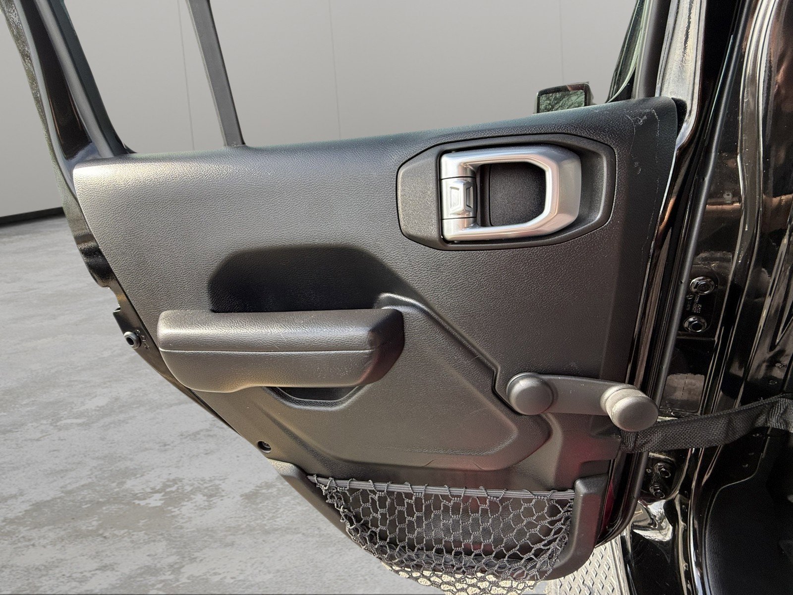 Used 2020 Jeep Gladiator Sport image 28