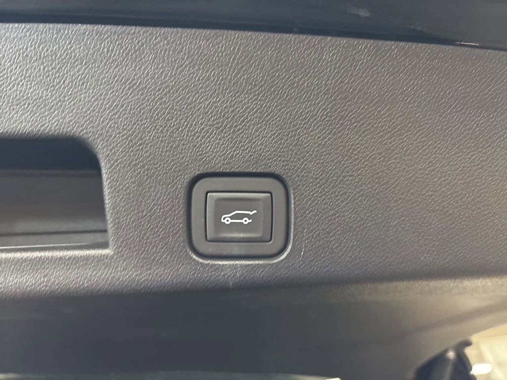 Used 2025 Buick Enclave Preferred image 6