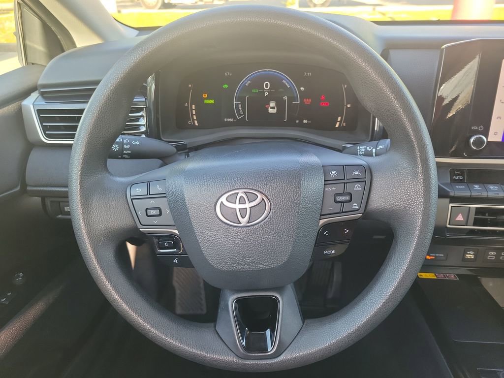 Used 2025 Toyota Camry LE FWD image 17