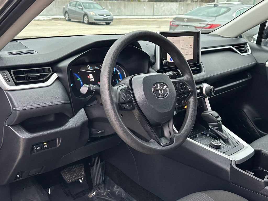 Certified 2025 Toyota RAV4 XLE image 17