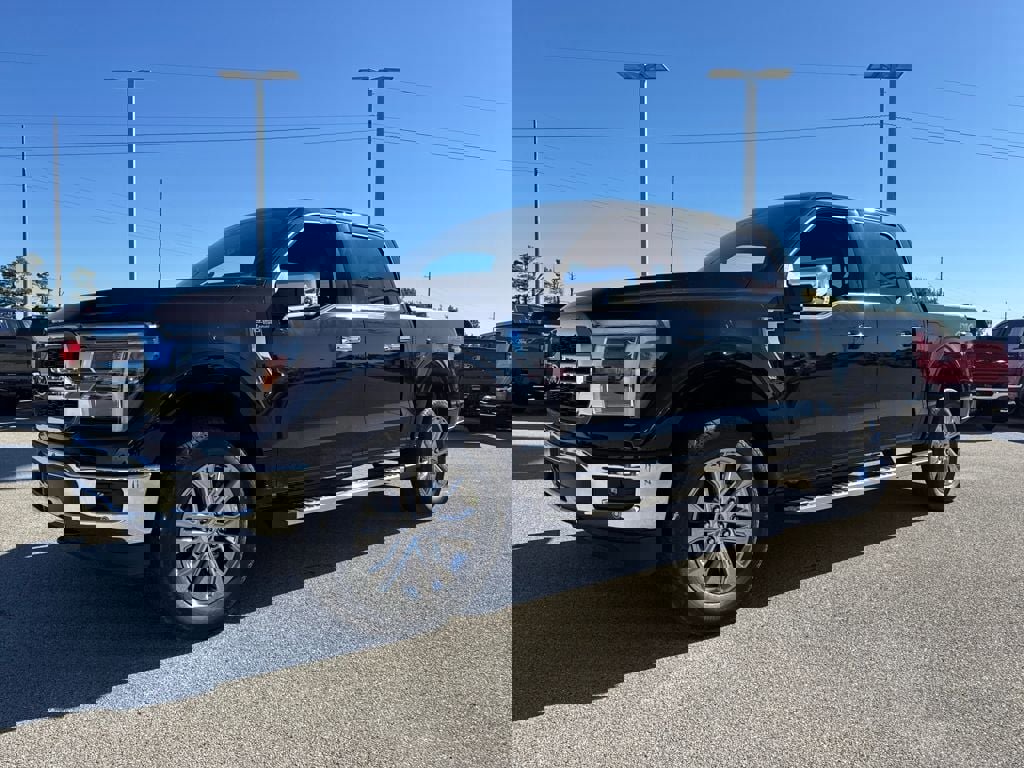 New 2025 Ford F150 Lariat w/ Equipment Group 502A High