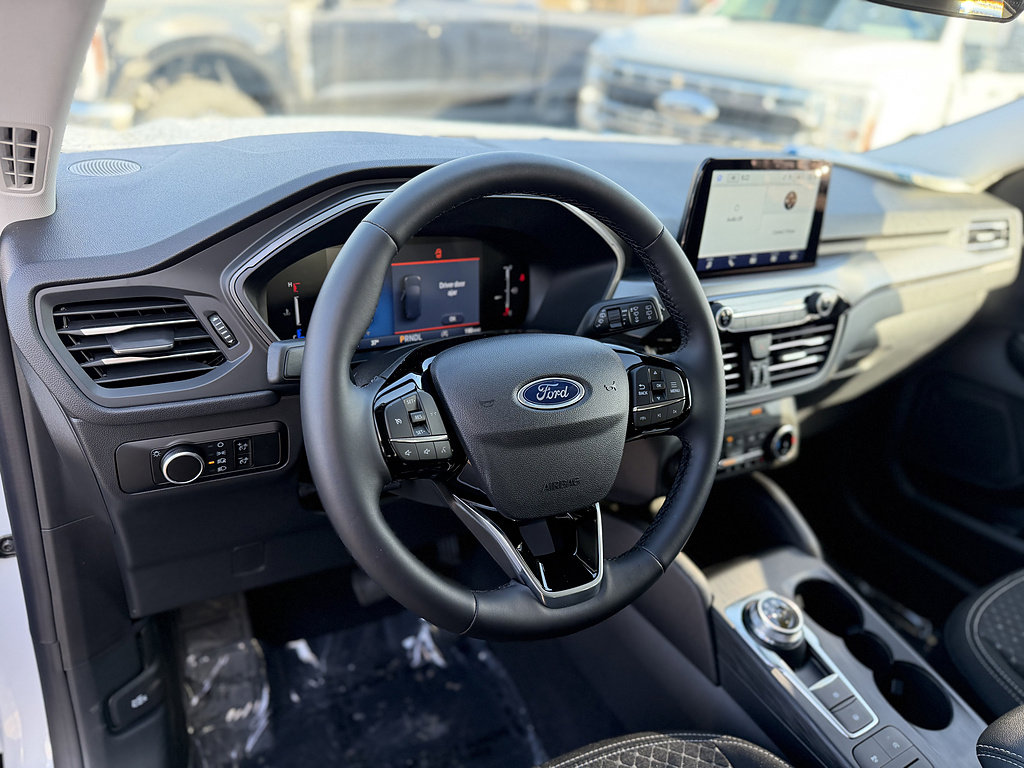 Used 2025 Ford Escape Active w/ Cold Weather Package AWD/4WD image 13