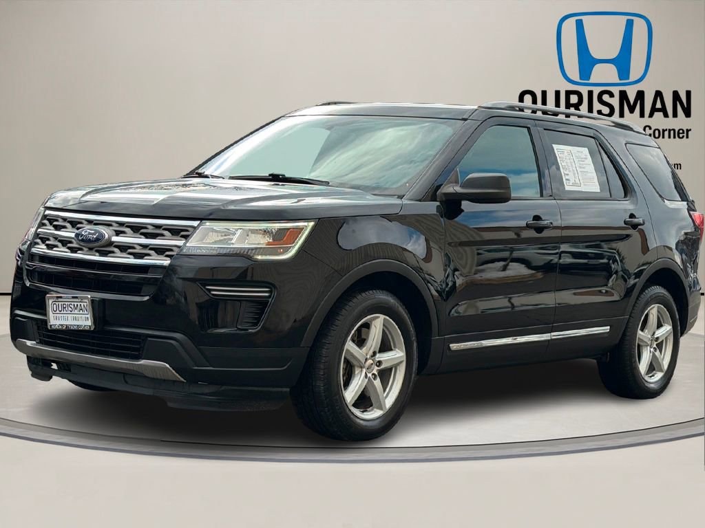 Used 2018 Ford Explorer XLT image 2