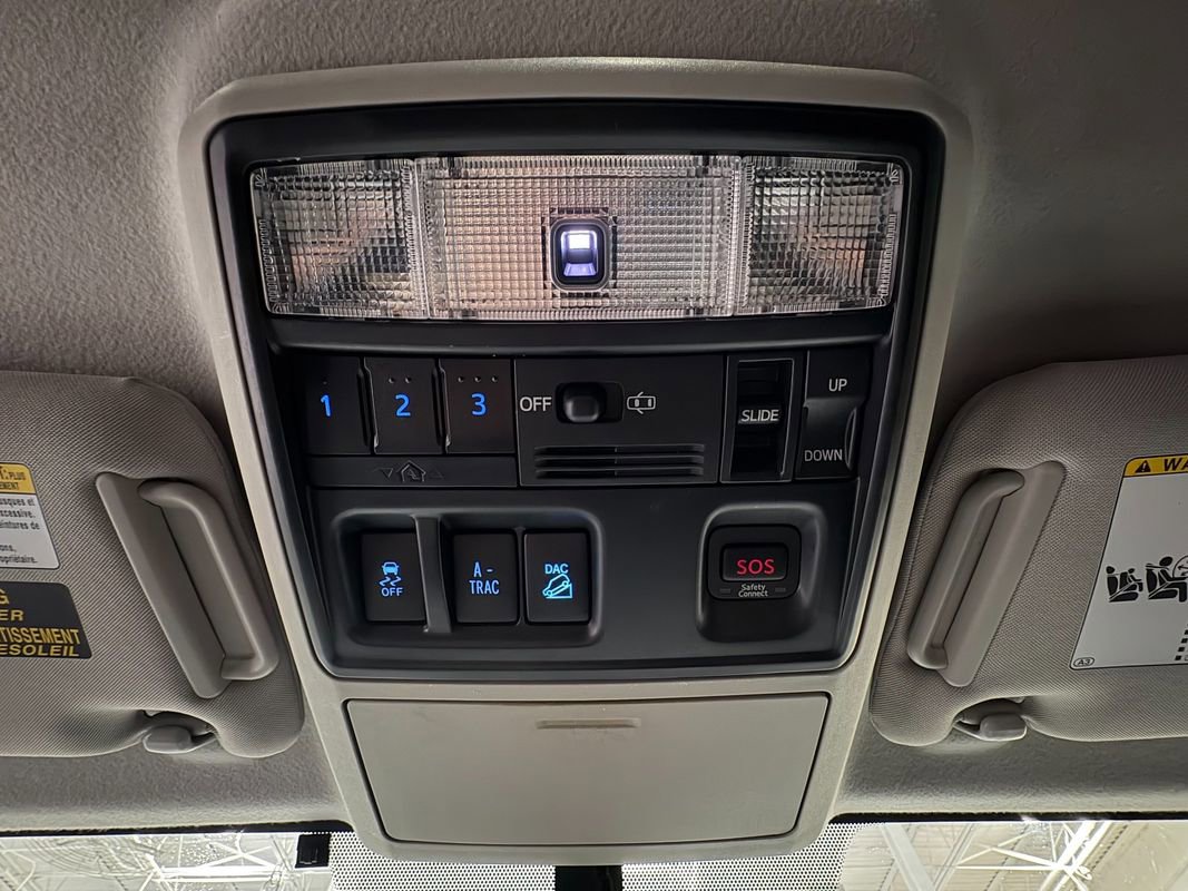 Used 2017 Toyota 4Runner Limited w/ Four Season Floor Mat Package image 33