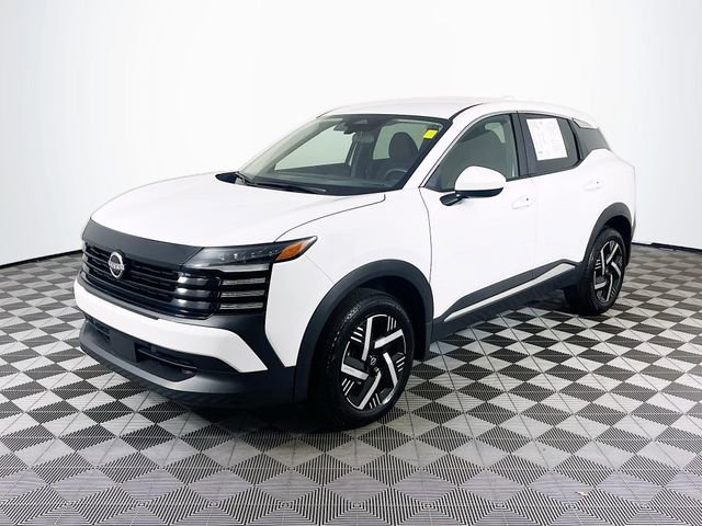Used 2025 Nissan Kicks SV FWD image 4
