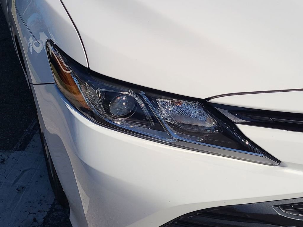 Used 2019 Toyota Camry LE image 16