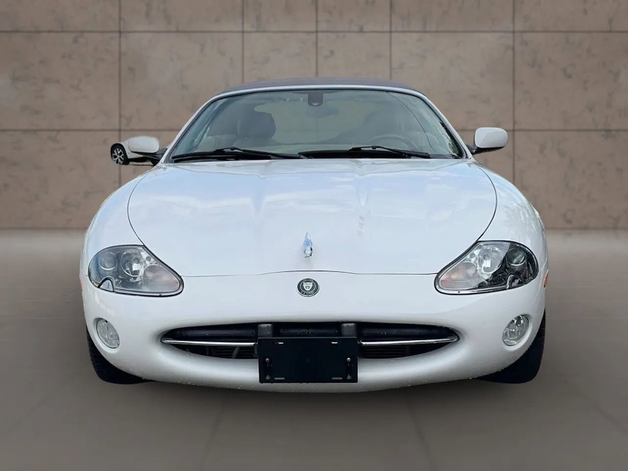 Used 2004 Jaguar XK8 Convertible image 2