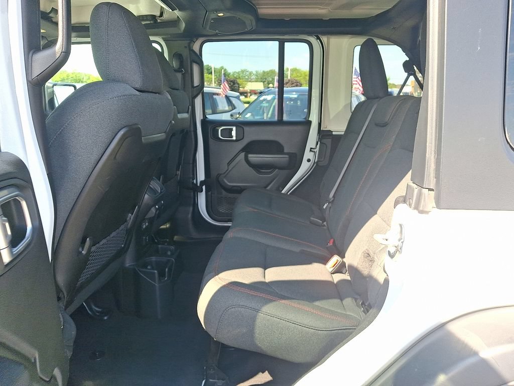 Used 2025 Jeep Wrangler Unlimited Rubicon AWD/4WD image 10