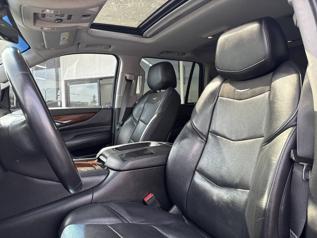 Used 2018 Cadillac Escalade Luxury AWD/4WD image 30