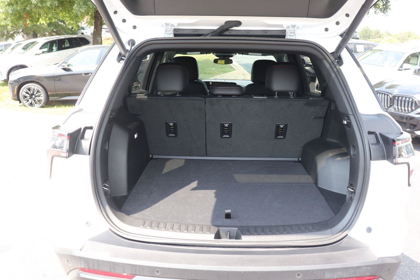 Used 2025 Chevrolet Equinox RS FWD image 10