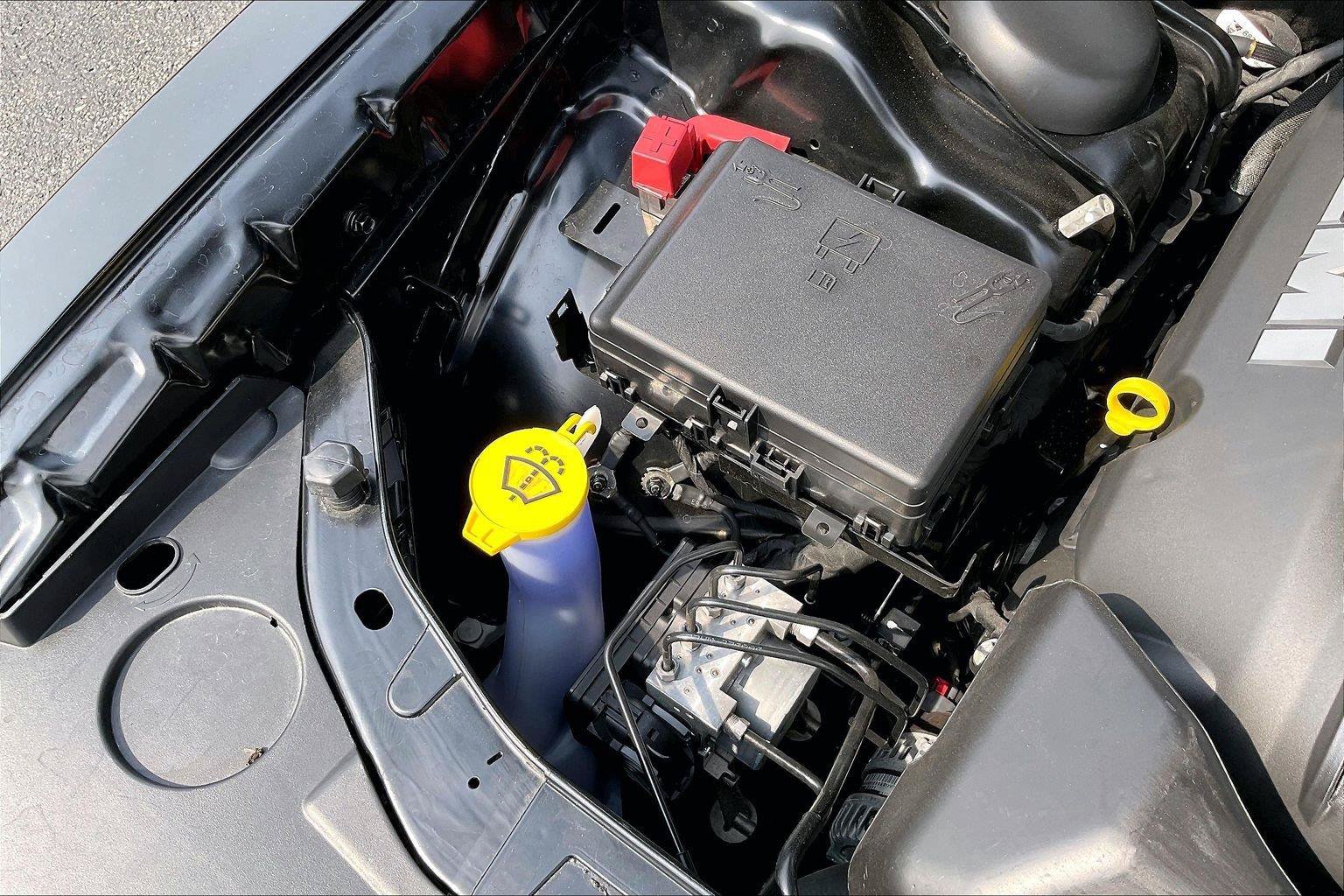 Used 2015 Dodge Challenger R/T Plus RWD image 30