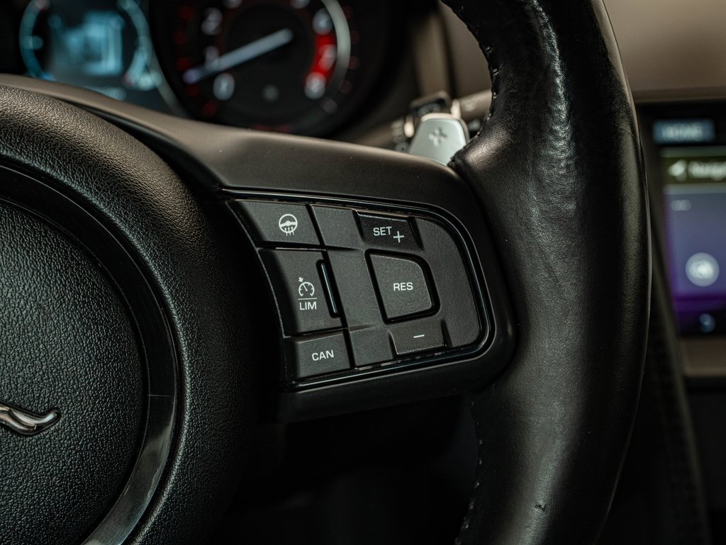 Used 2020 Jaguar F-TYPE Coupe image 29