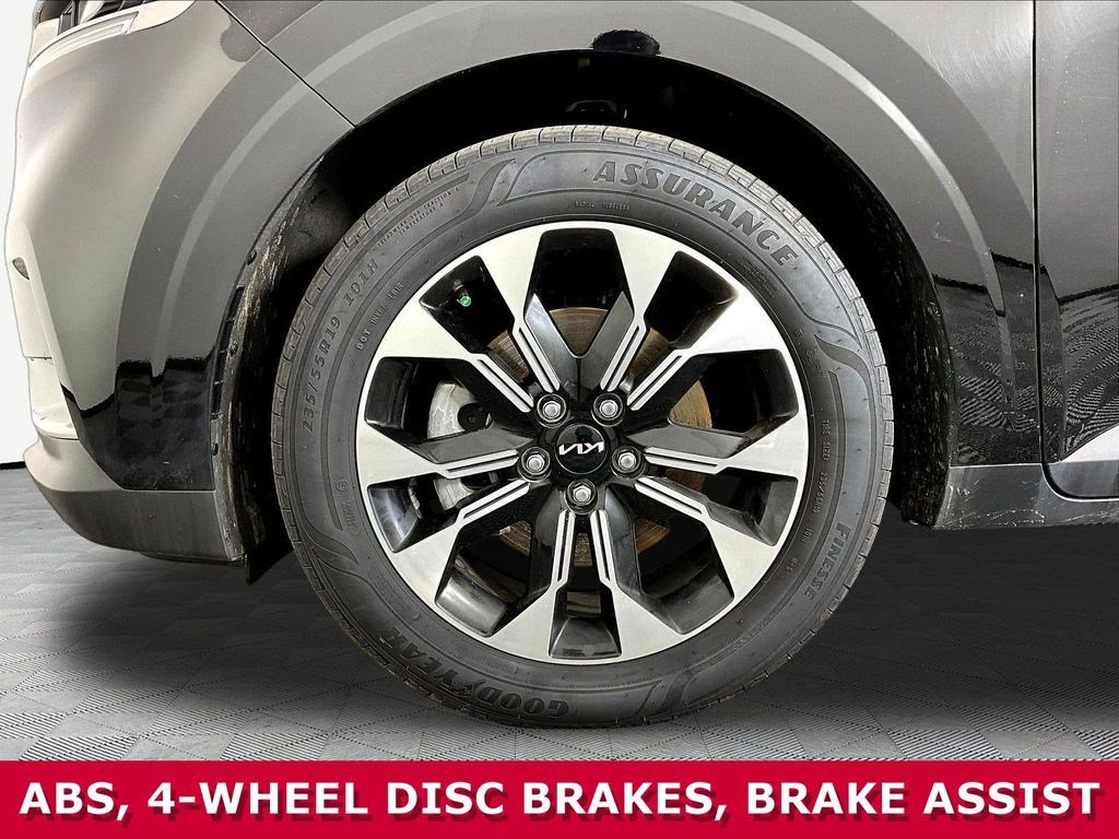 Used 2024 Kia Carnival EX FWD image 30