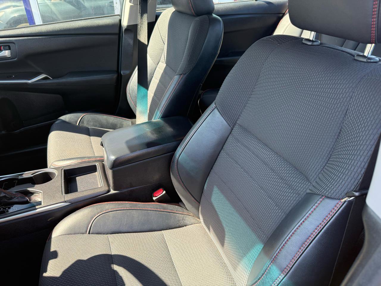 Used 2017 Toyota Camry SE image 8