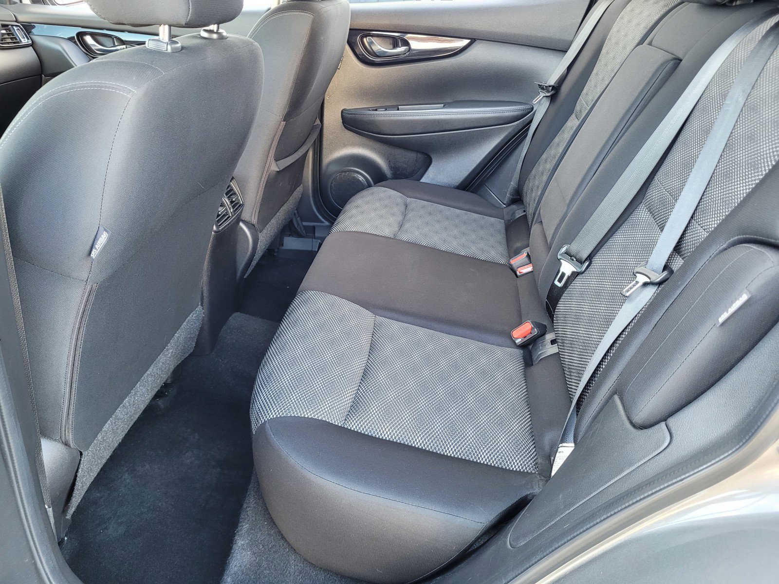 Certified 2021 Nissan Rogue Sport SV image 6