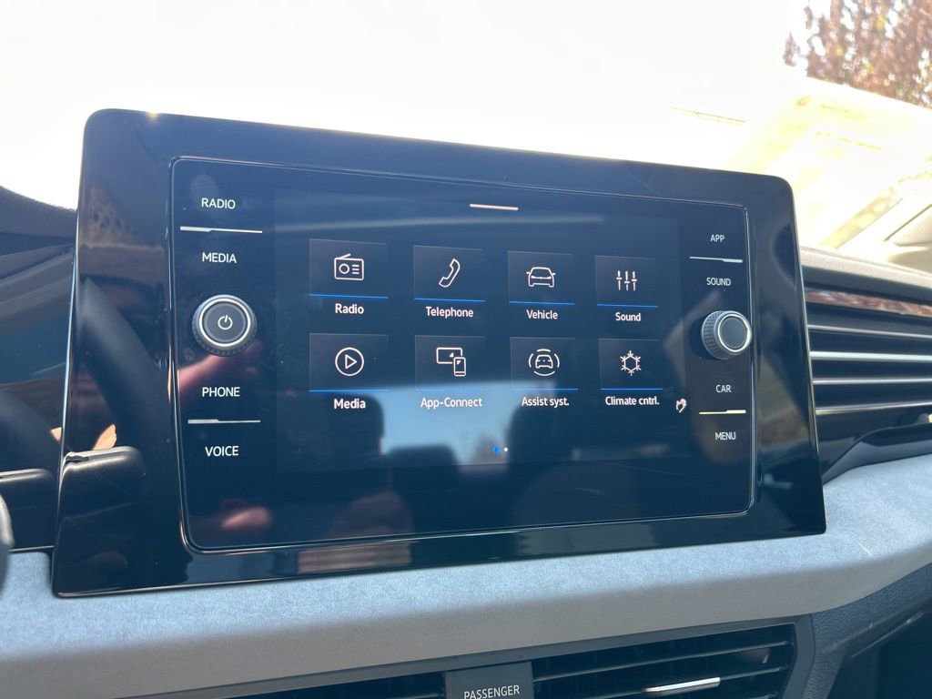 Used 2025 Volkswagen Jetta SE w/ Sunroof Package FWD image 35