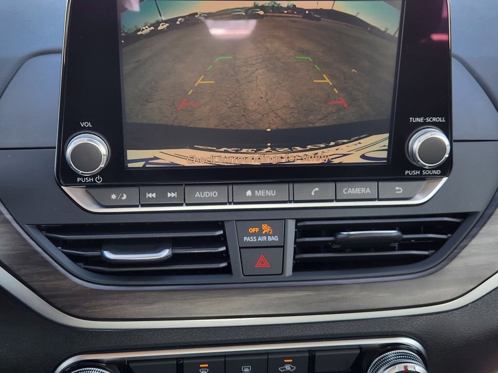 Used 2025 Nissan Altima 2.5 SV image 19