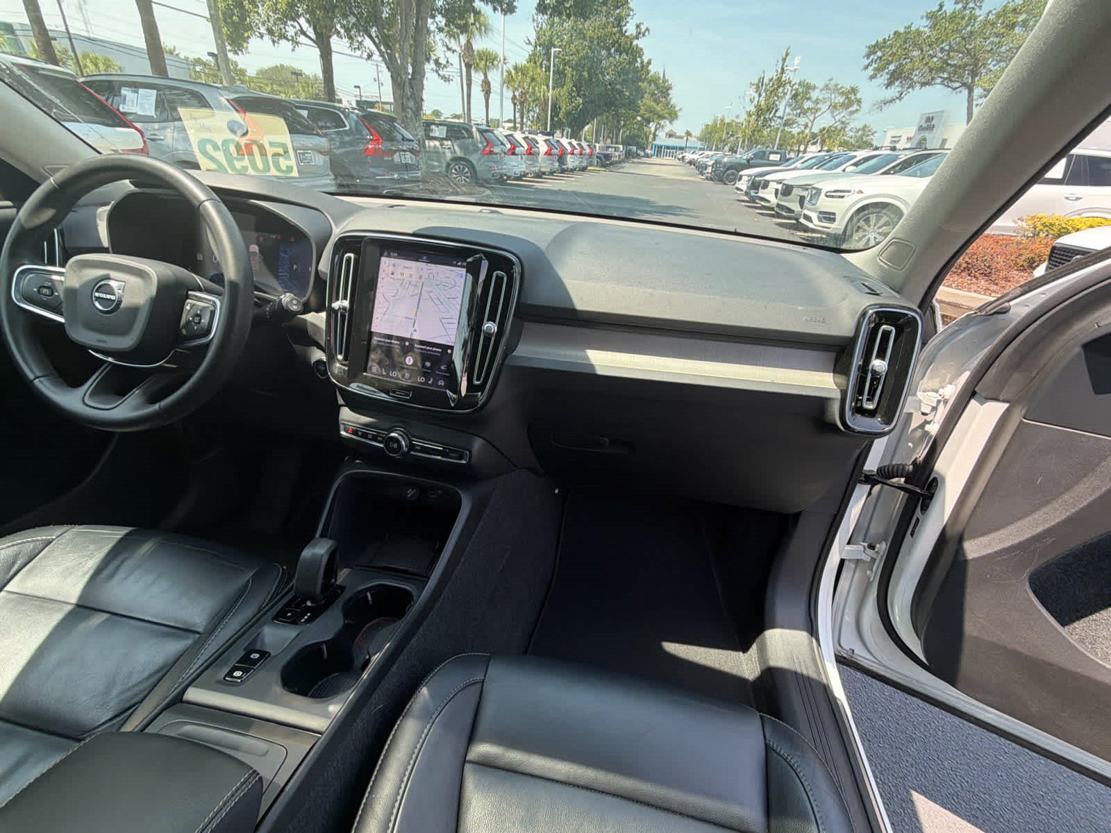 Used 2024 Volvo XC40 B5 Core AWD/4WD image 21