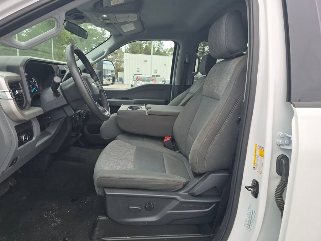 Used 2025 Ford F350 XLT image 9