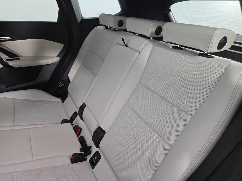 New 2026 BMW X1 xDrive28i AWD/4WD image 16
