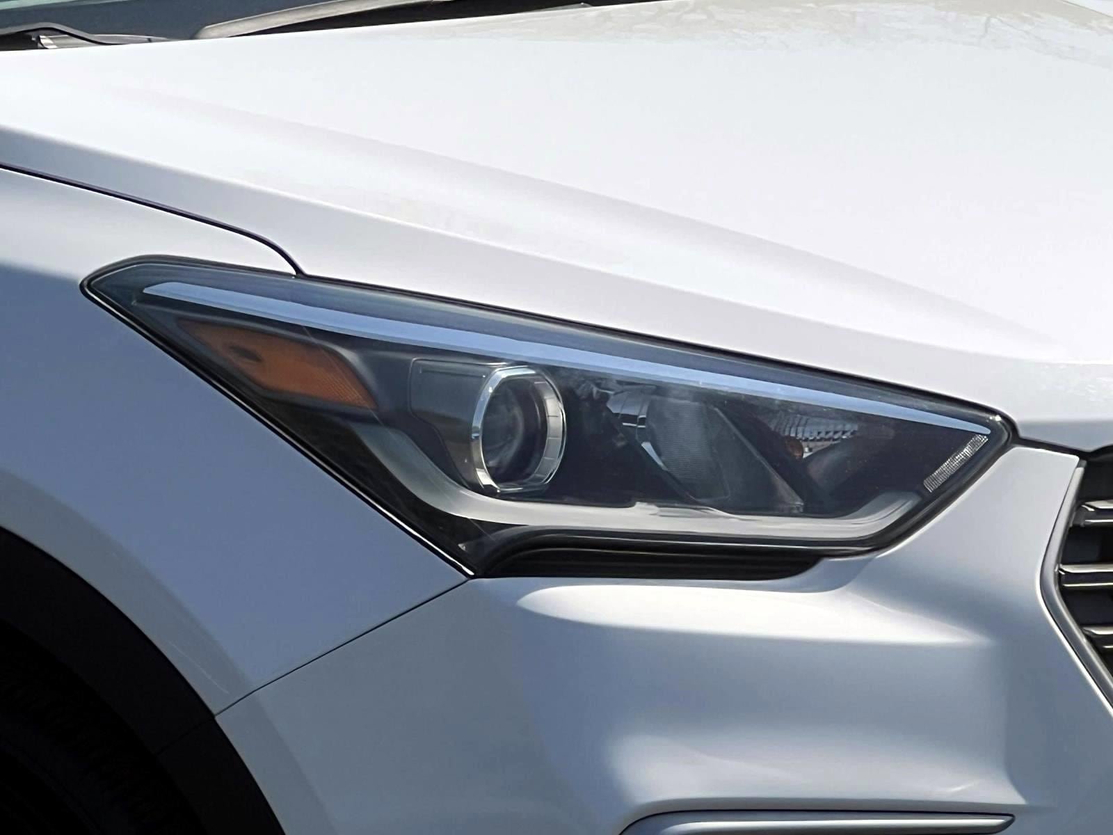 Used 2018 Hyundai Santa Fe AWD image 7