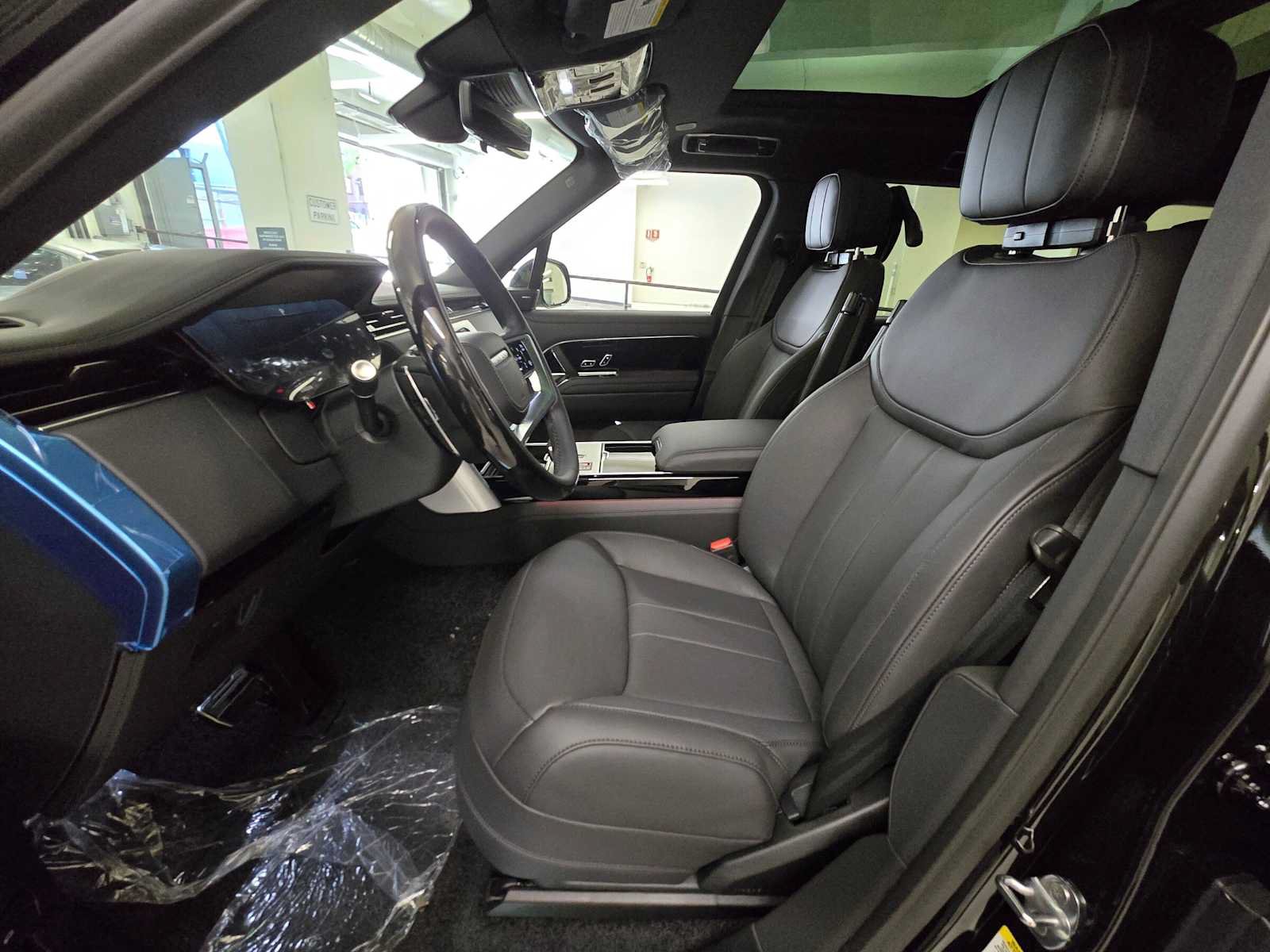New 2026 Land Rover Range Rover Long Wheelbase SE AWD/4WD image 22