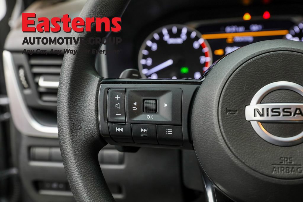 Used 2021 Nissan Rogue S image 15