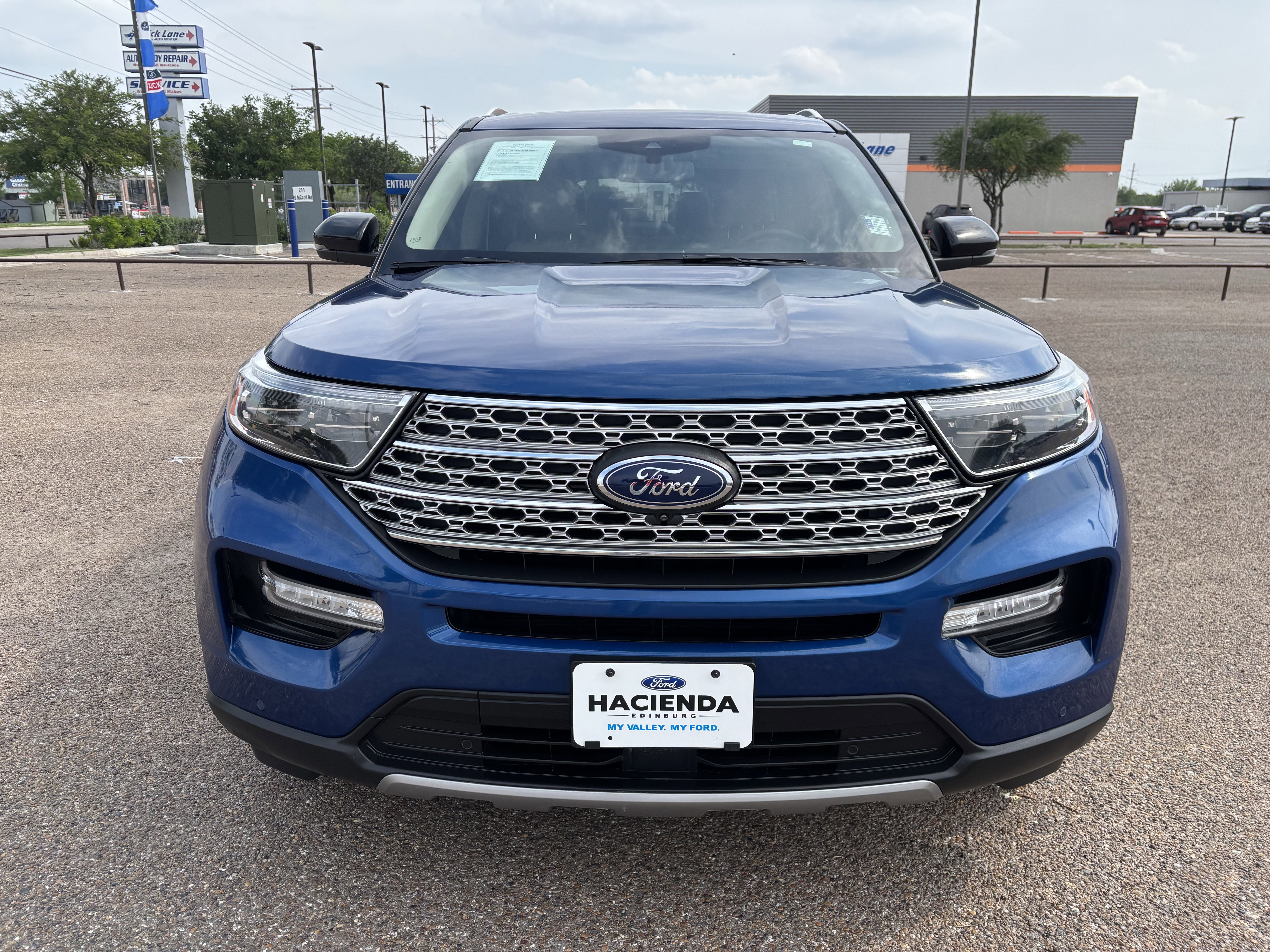 Certified 2022 Ford Explorer Limited w/ Equipment Group 301A RWD image 8