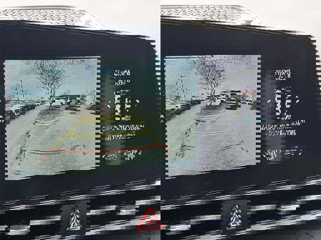 Used 2025 Hyundai Elantra Limited image 19