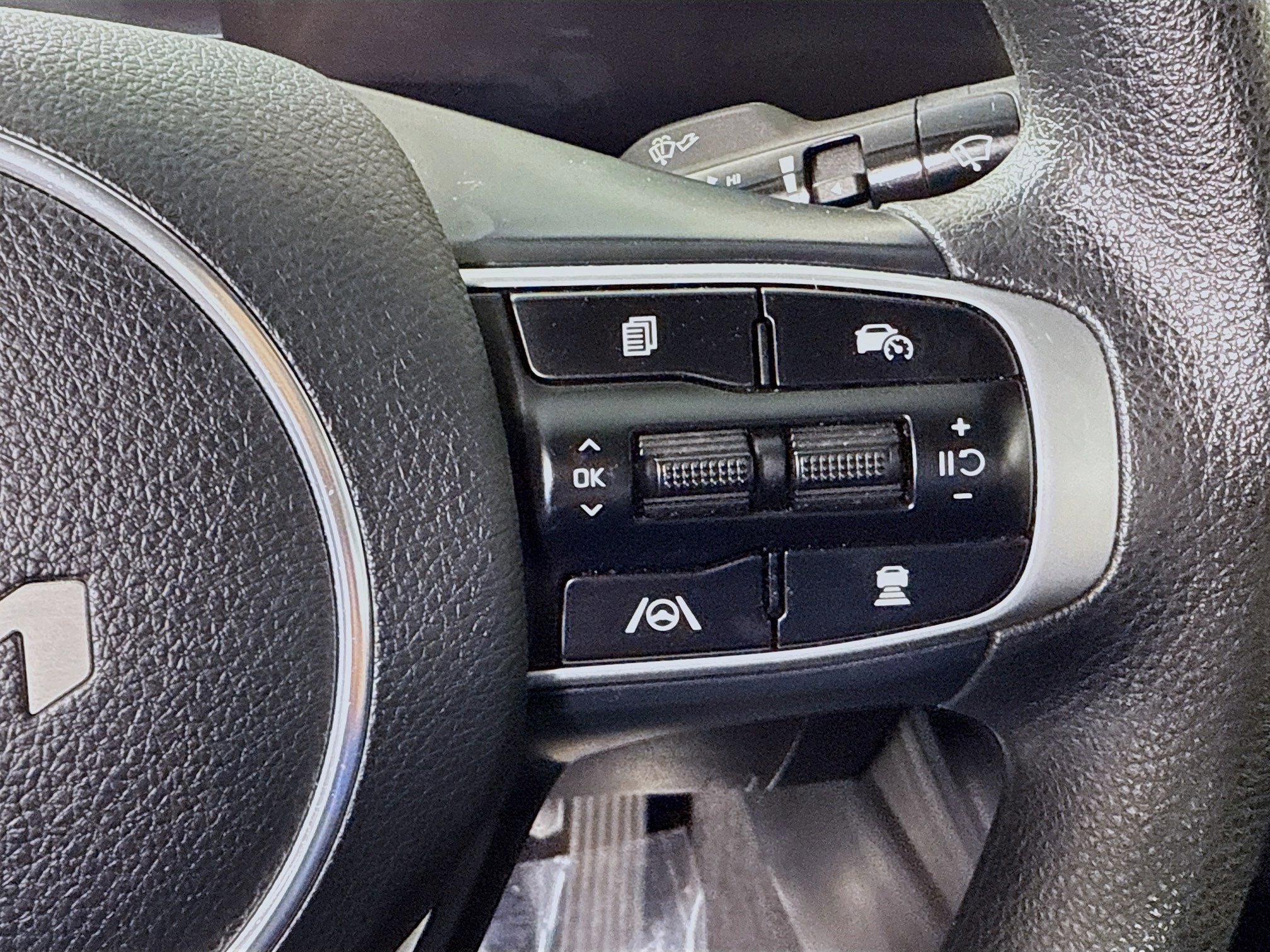 Used 2025 Kia K5 LXS image 15