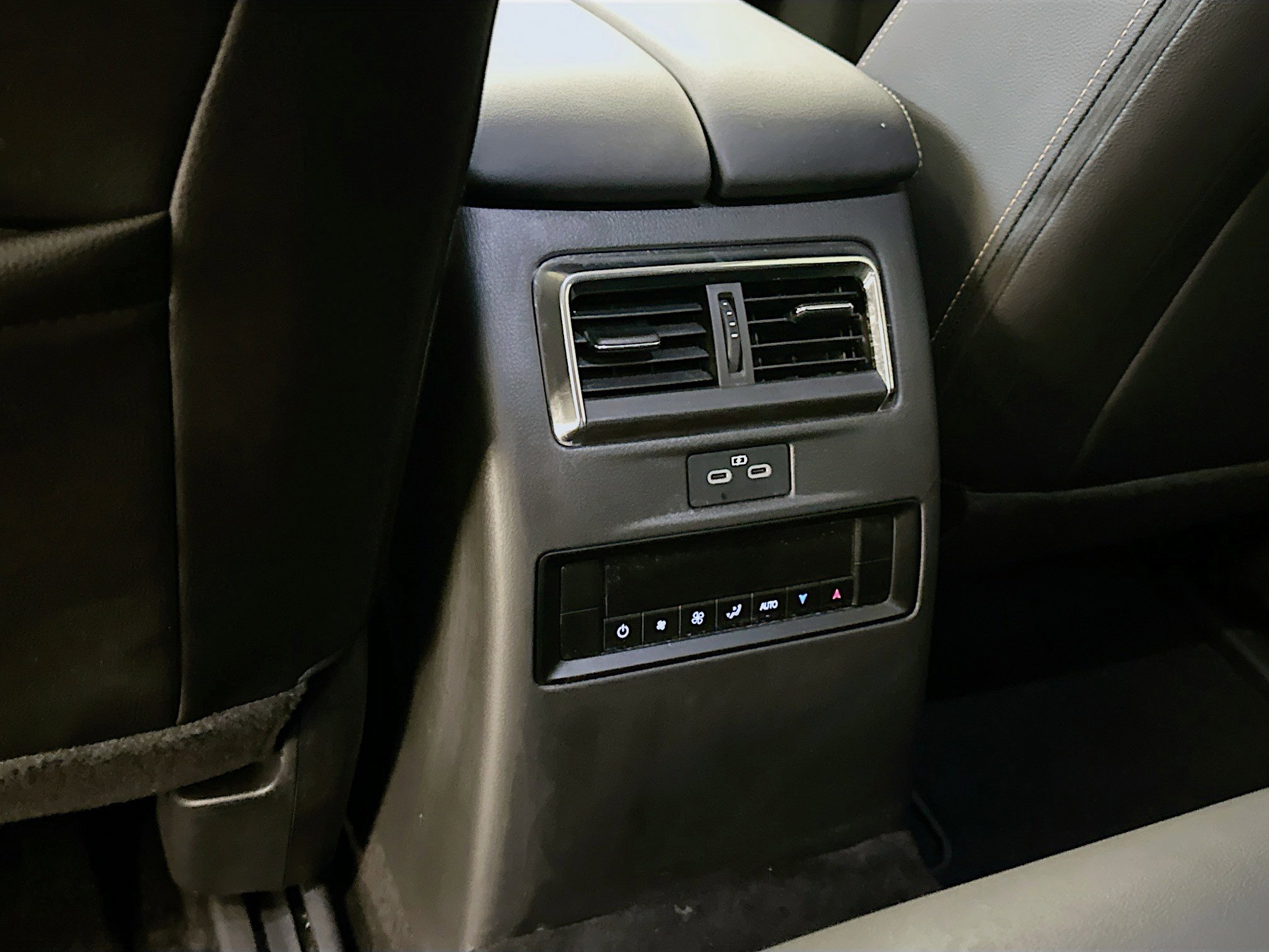 Used 2024 MAZDA CX-90 Plug-In Hybrid w/ Preferred AWD/4WD image 29