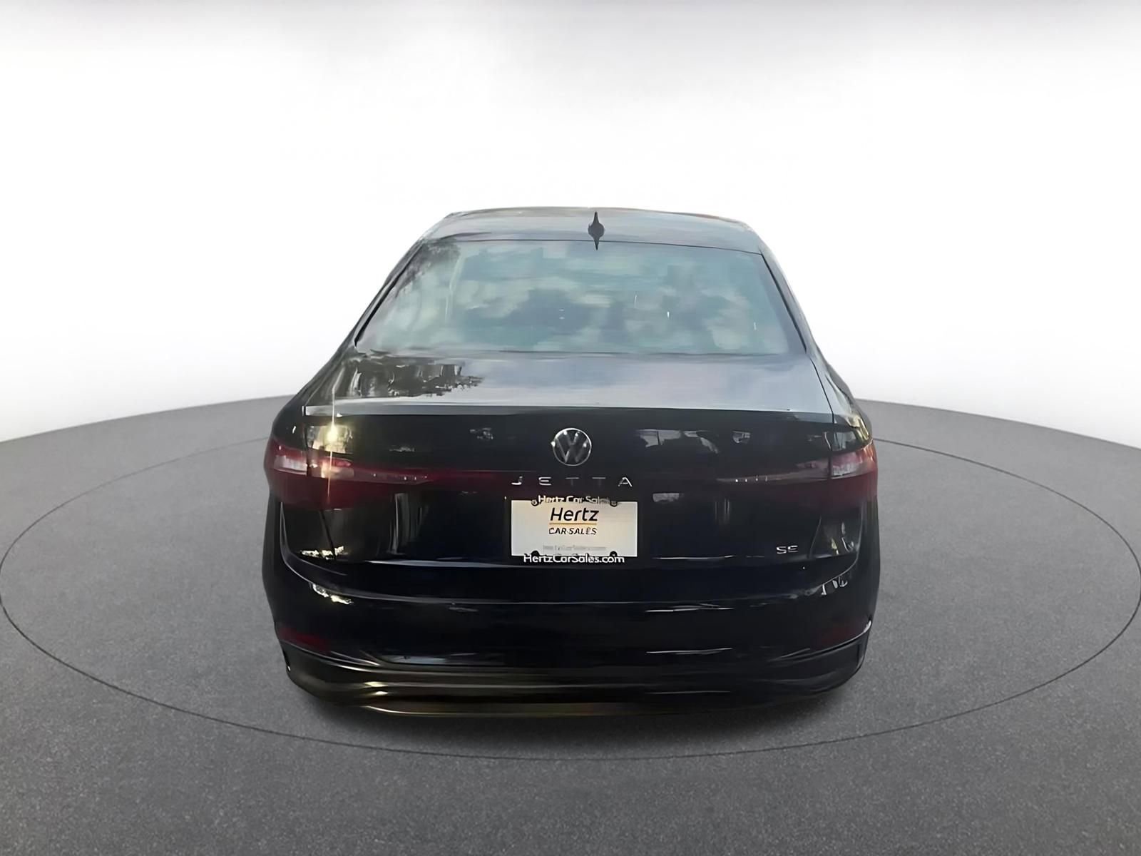 Used 2025 Volkswagen Jetta SE image 7