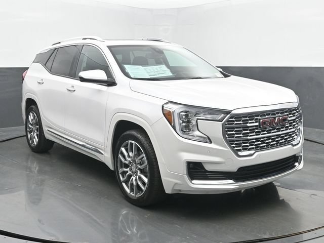 Used 2023 GMC Terrain Denali w/ LPO, Floor Liner Package AWD/4WD image 7