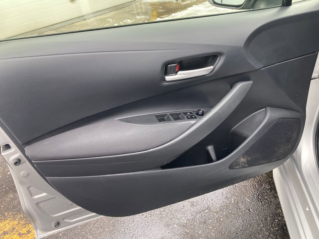 Used 2020 Toyota Corolla LE image 15