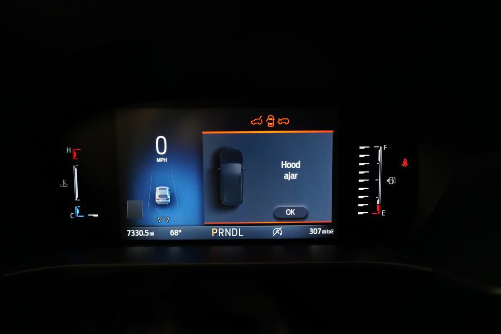 Used 2024 Ford Escape ST-Line w/ Tech Pack #1 AWD/4WD image 2