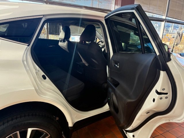 Used 2021 Toyota Venza LE w/ Carpet Mat Package (TMS) image 31