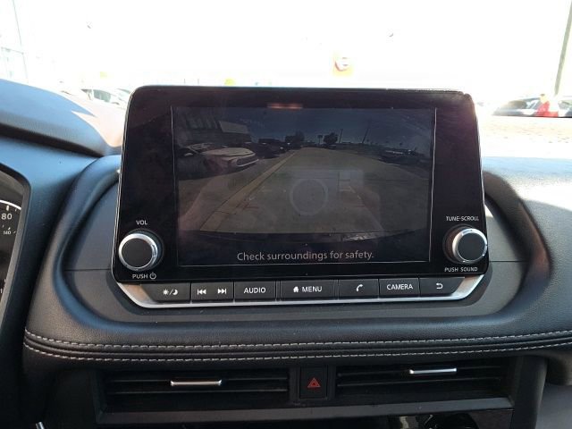 Used 2023 Nissan Rogue S image 19