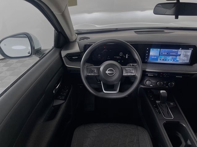 Used 2025 Nissan Kicks SV FWD image 21