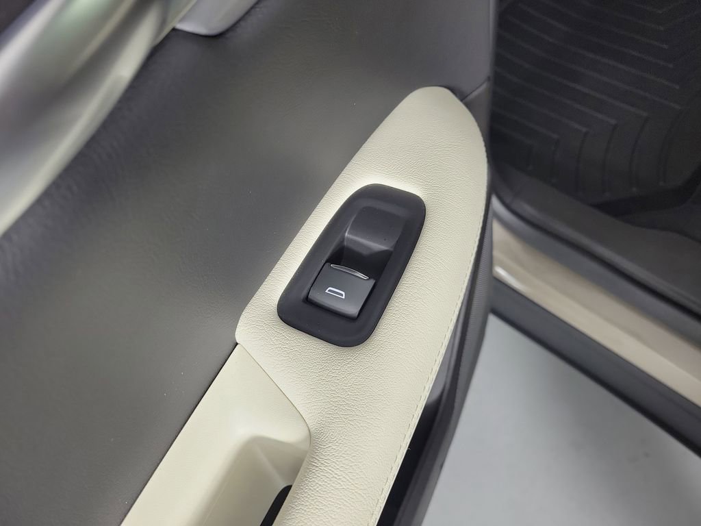 Certified 2023 Cadillac XT5 Sportv w/ Technology Package image 15