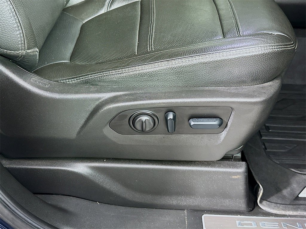 Used 2022 GMC Sierra 3500 Denali image 24