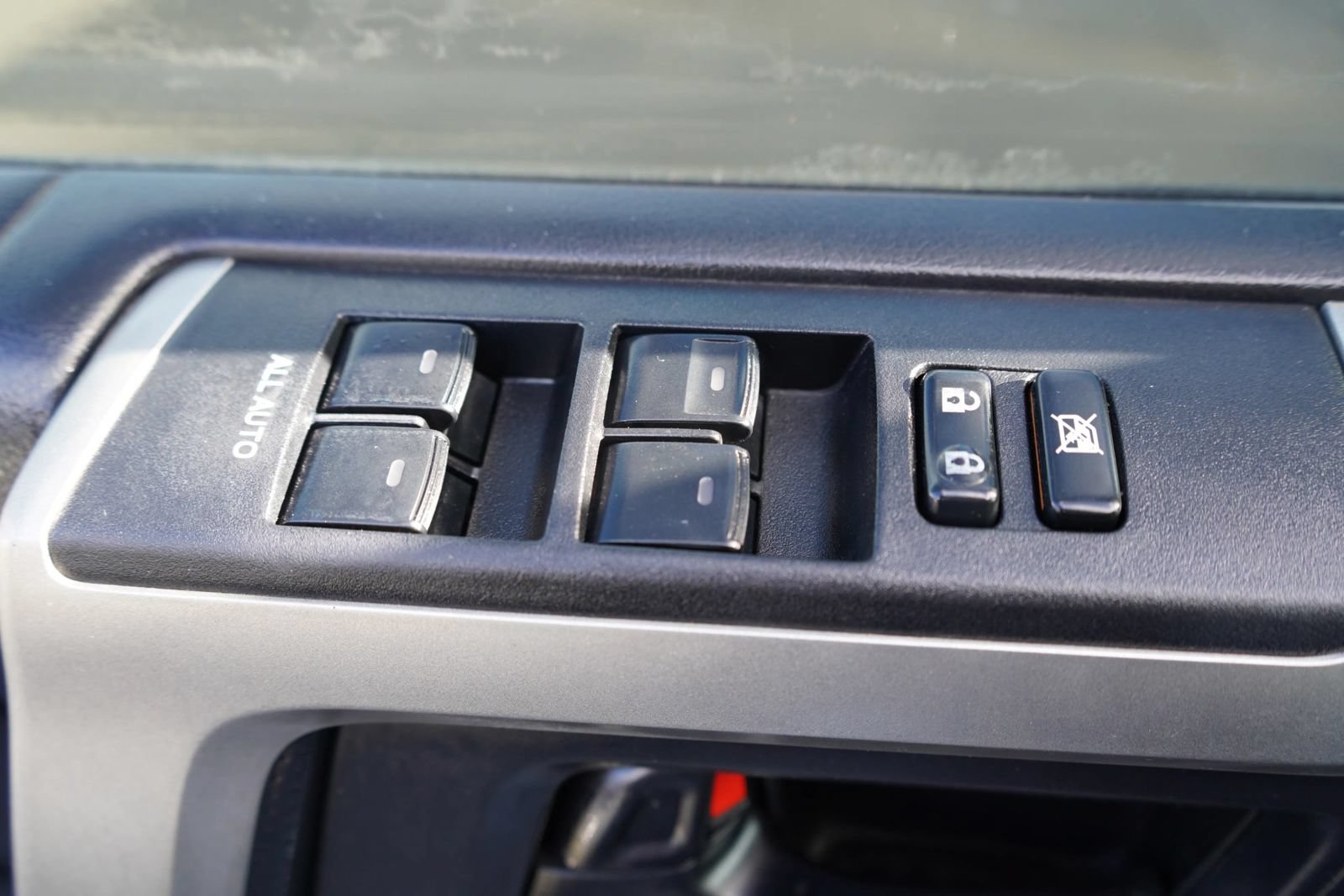 Used 2011 Toyota 4Runner Limited AWD/4WD image 15