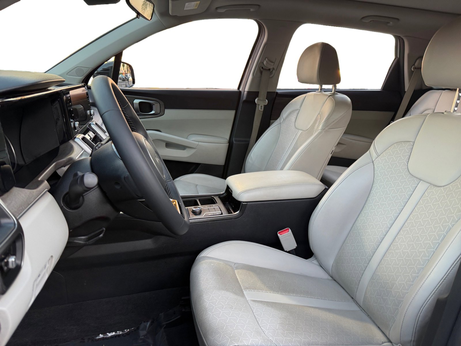 Used 2023 Kia Sorento S w/ Panoramic Sunroof Package image 9