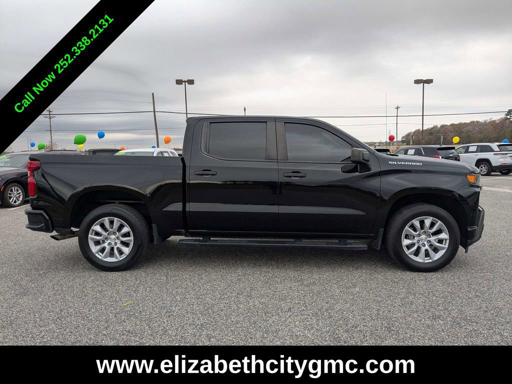 Used 2022 Chevrolet Silverado 1500 Custom image 2