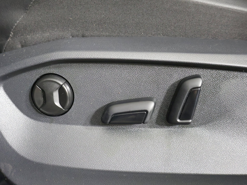 Used 2023 Volkswagen Tiguan SE FWD image 33