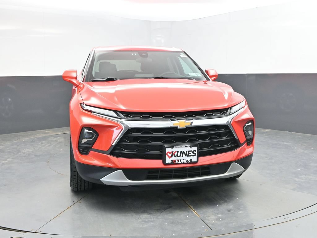 Used 2025 Chevrolet Blazer LT FWD image 4