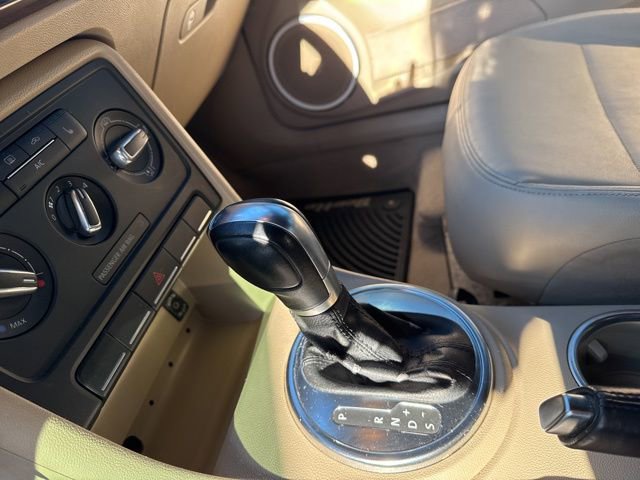 Used 2013 Volkswagen Beetle 2.5 70's Edition image 16