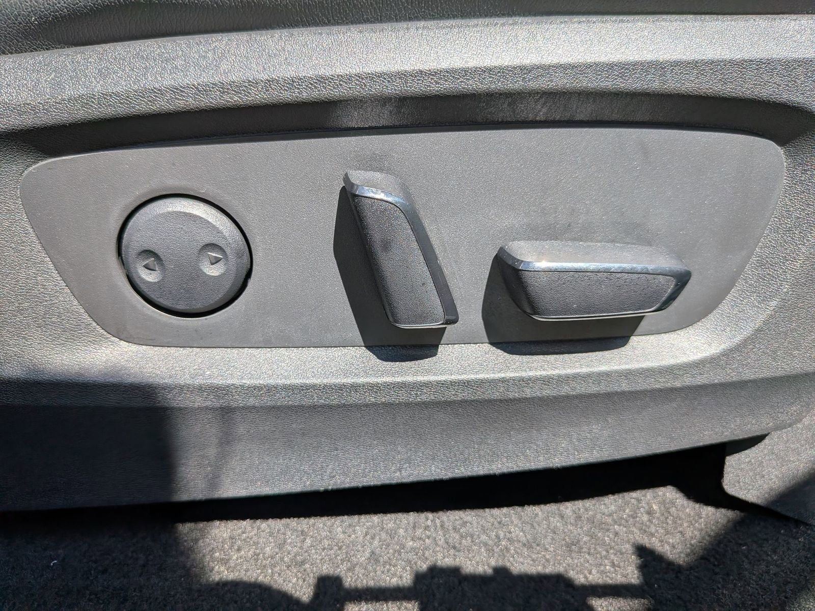 Used 2023 Nissan Pathfinder SL AWD/4WD image 40