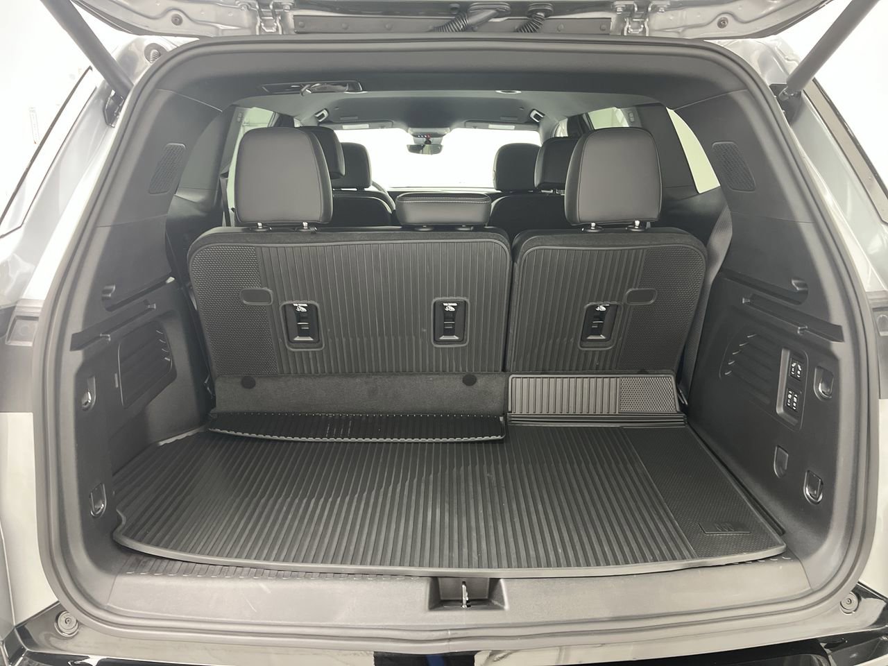 New 2026 Buick Enclave Sport Touring w/ Power Package AWD/4WD image 32