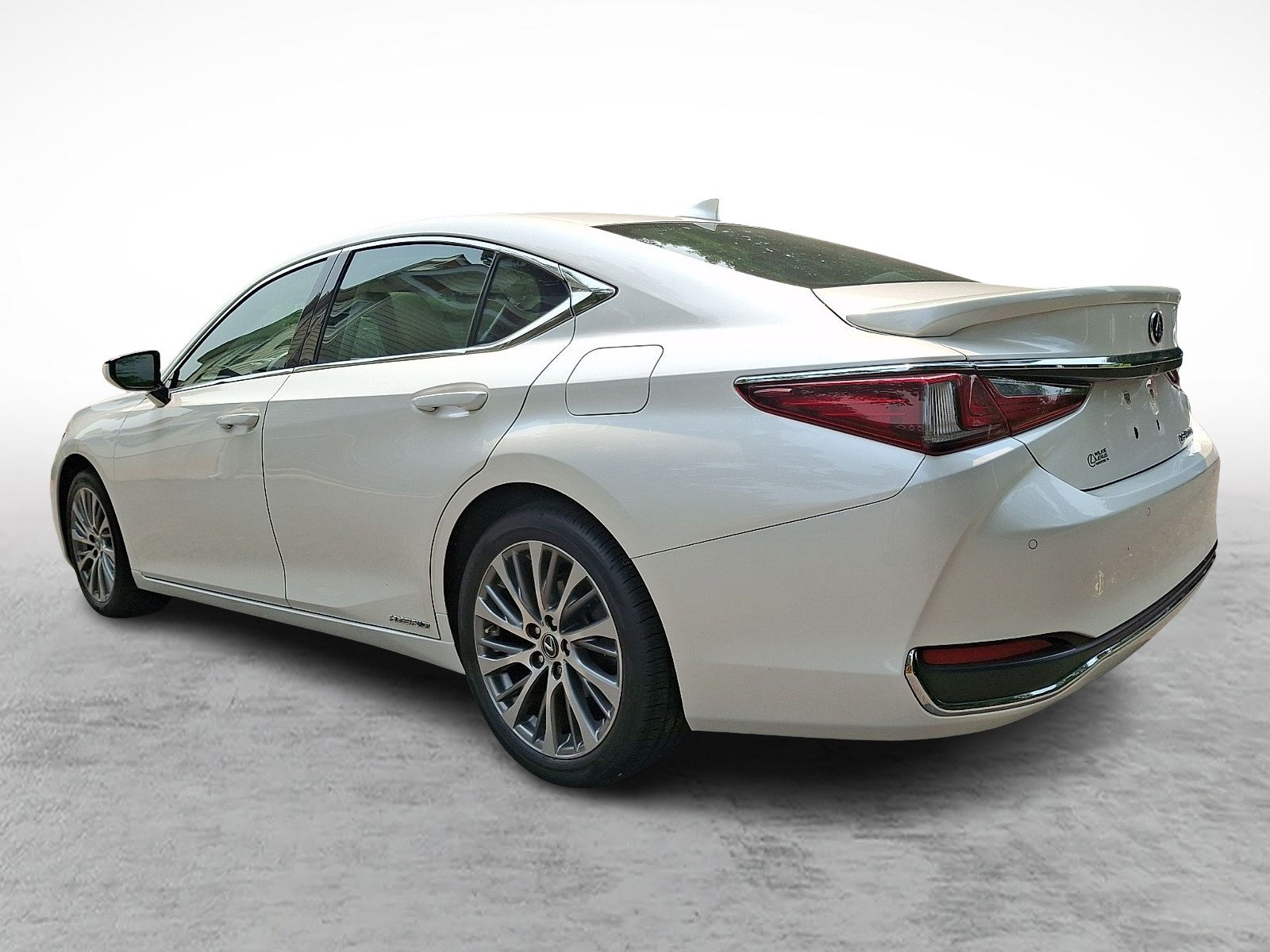 Certified 2020 Lexus ES 300h w/ Premium Package FWD image 4