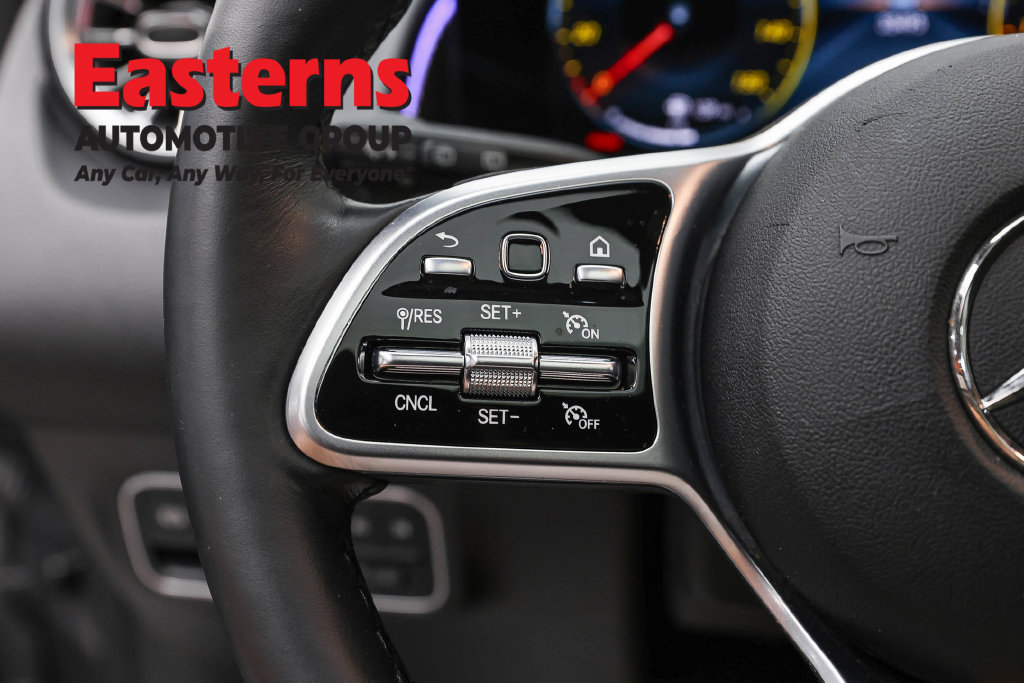 Used 2022 Mercedes-Benz GLB 250 4MATIC w/ Premium Package Lite image 17